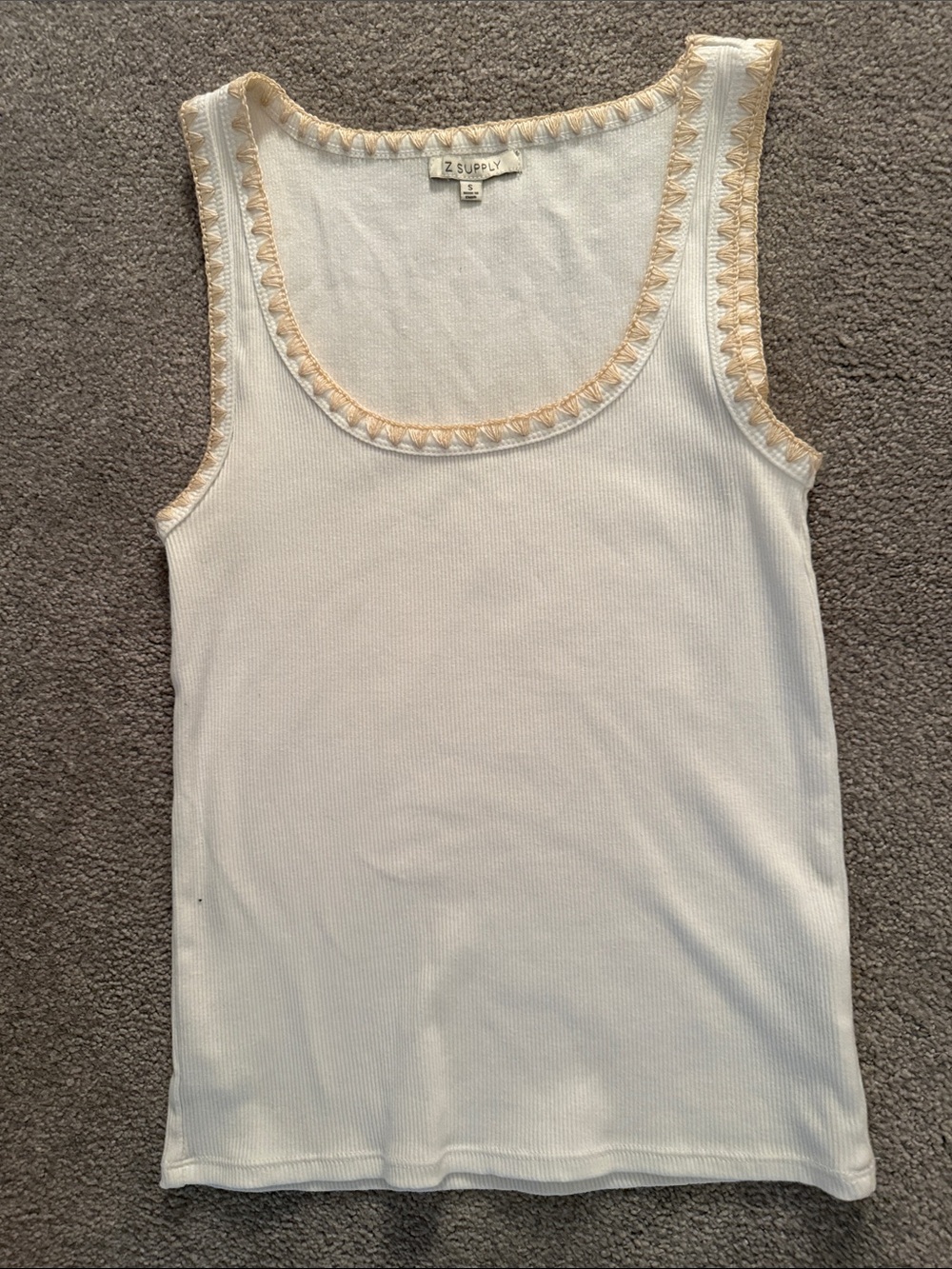 Z supply white & cream embroidery trim tank top🌻